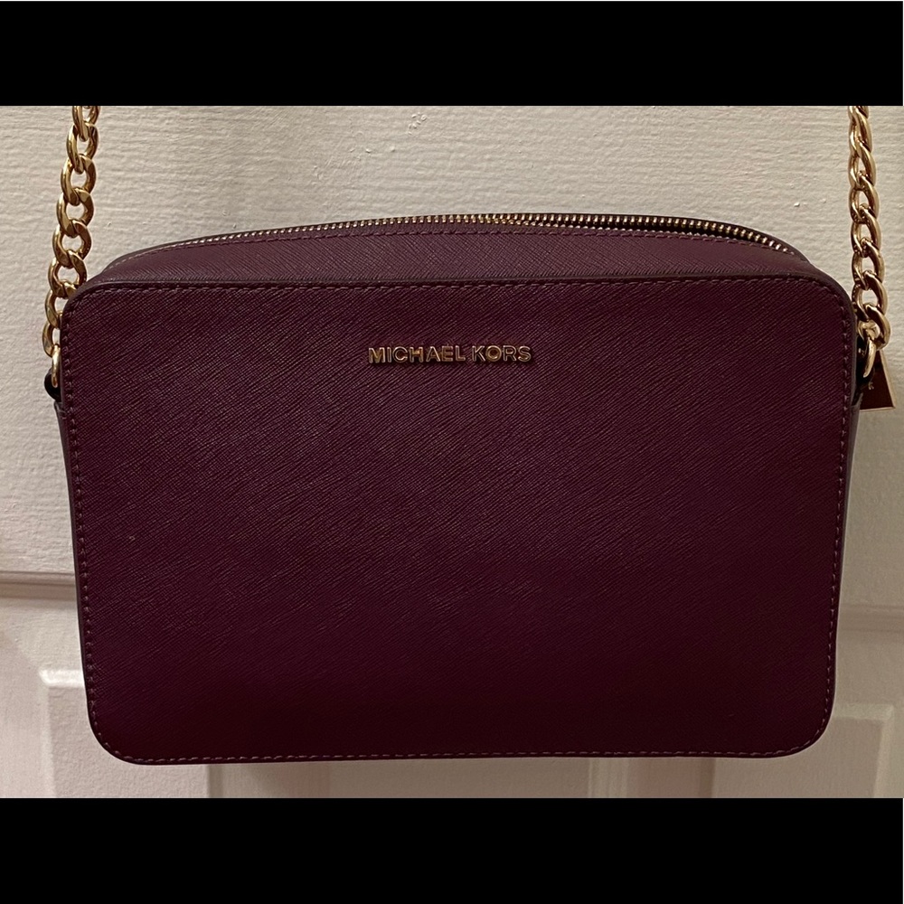 Michael Kors jet set crossbody purse